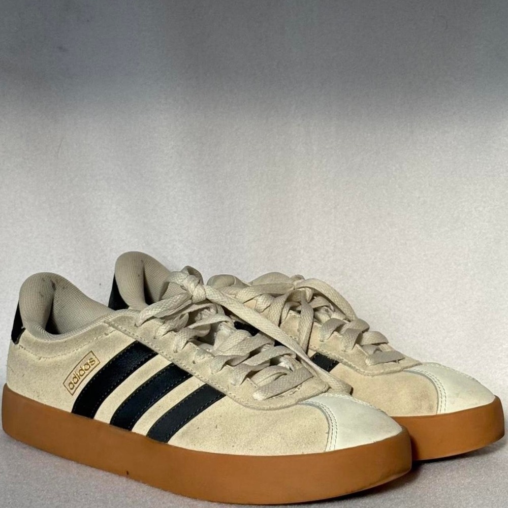 Adidas VL Court 3.0 Platform Shoes Womens 8 Wonder White Core Black Gum Suede
